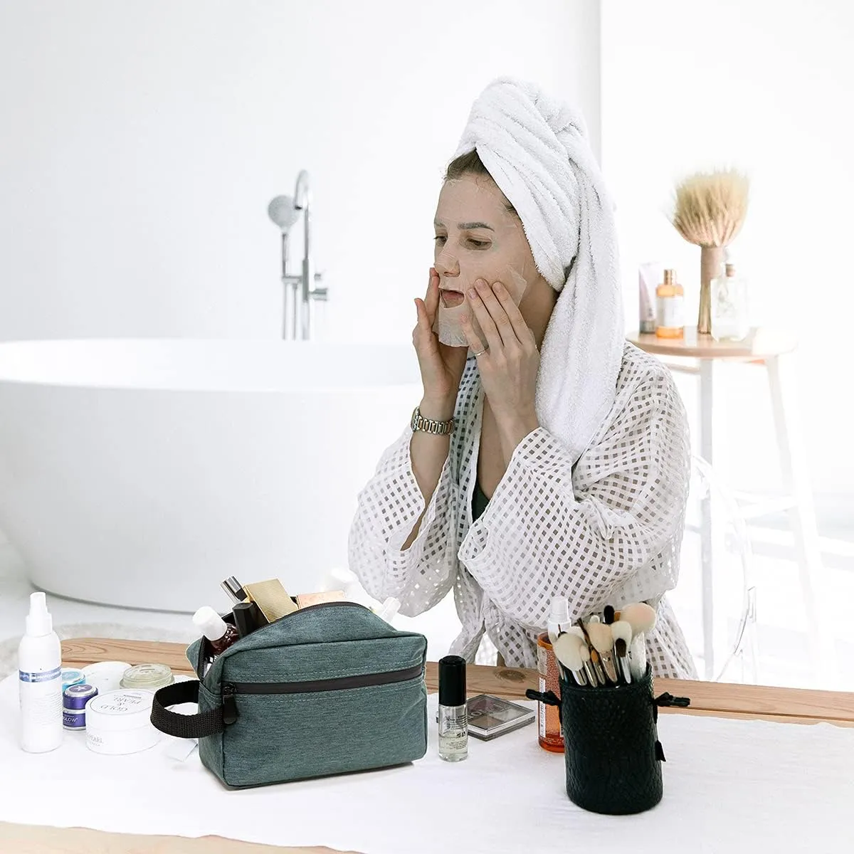 FUNSEED Travel Toiletry Bag for Women and Men, Water-resistant Shaving Bag for Toiletries Accessories, Foldable Storage Bags with Divider and Handle for Cosmetics Toiletries Brushes Tools