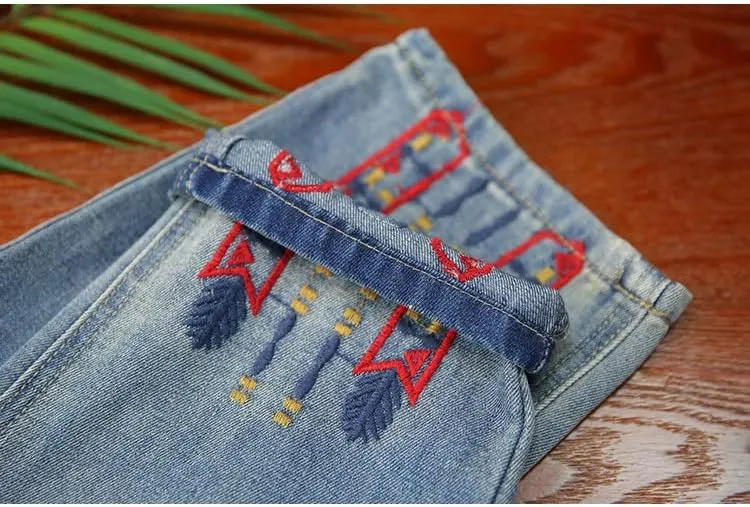 Kinghua Women's High Waisted Floral Embroidered Capri Jeans Casual Elastic Waisted Cropped Harem Pants