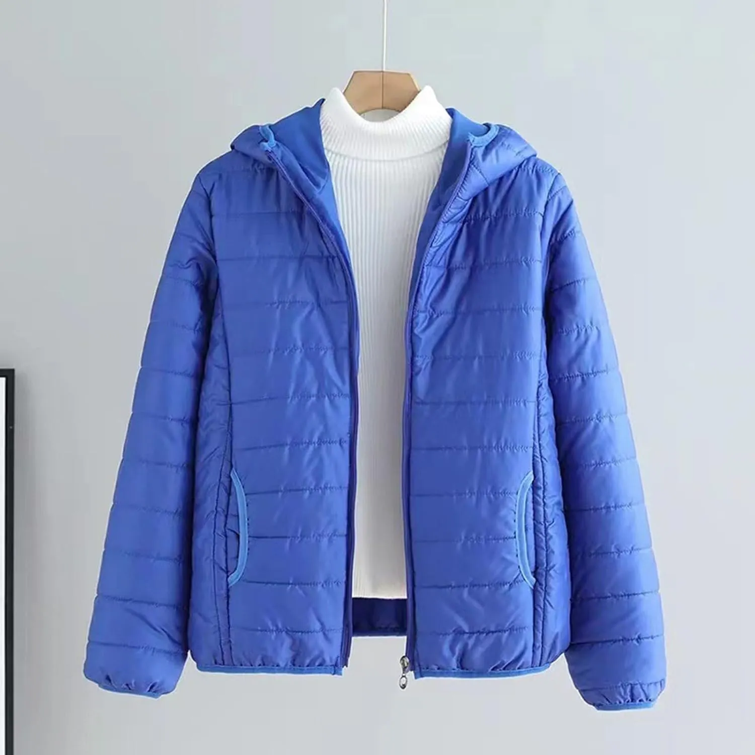 Women's Puffer Coat Casual Lightweight Zip Up Mama Warm Short Winter Down Jacket Hooded Quilted Jackets with Pockets