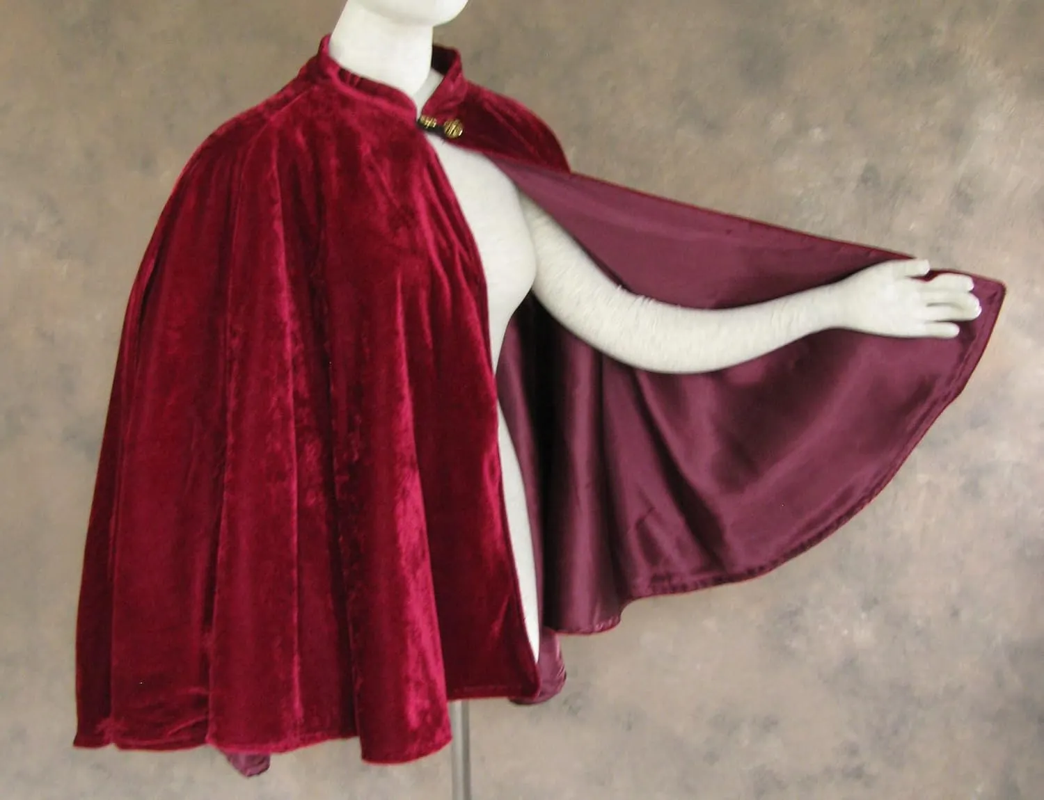 Women's Velvet Satin Lined Capelet Elegant Halloween Cosplay Cloak Cape, Wedding, Ren Faire