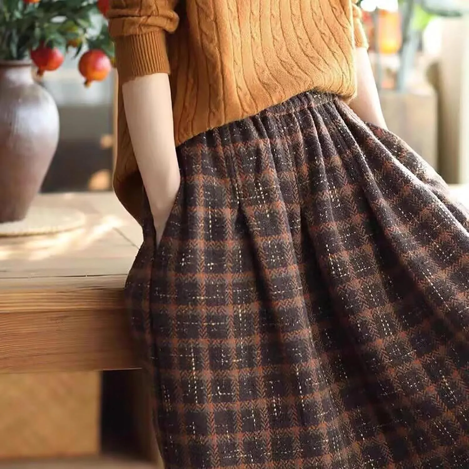 Women's Wool Plaid Skirt Spring Warm Elastic Waist A-Line Pleated Tartan Long Skirts with Pockets